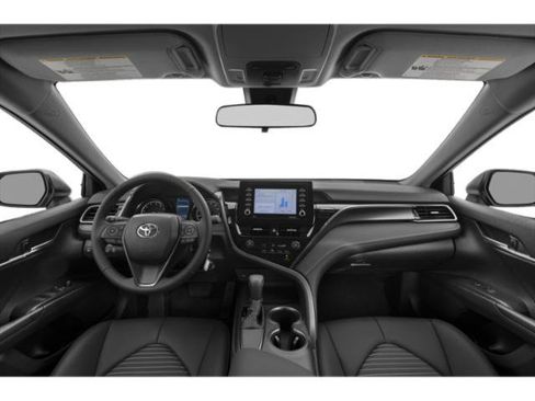 Used 2022 Toyota Camry SE image 4