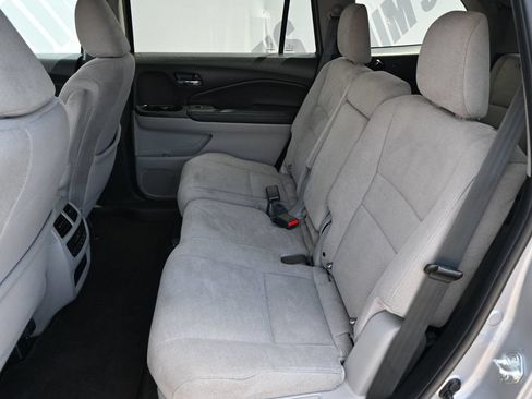 Used 2021 Honda Pilot EX image 18