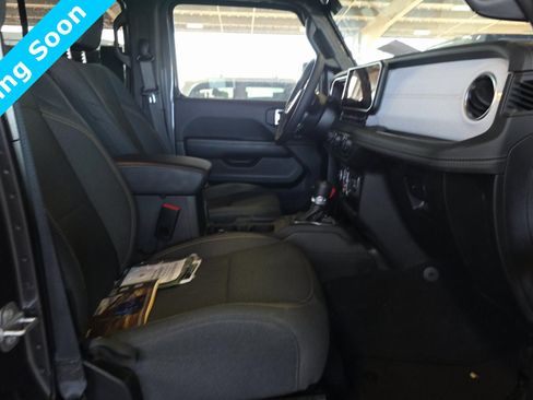 Used 2025 Jeep Wrangler Unlimited Sahara w/ Safety Group image 11