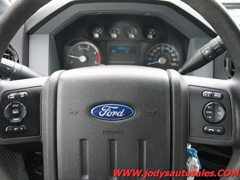 Used 2016 Ford F550 4x4 SuperCab Super Duty image 13