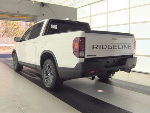 Used 2025 Honda Ridgeline Sport image 6