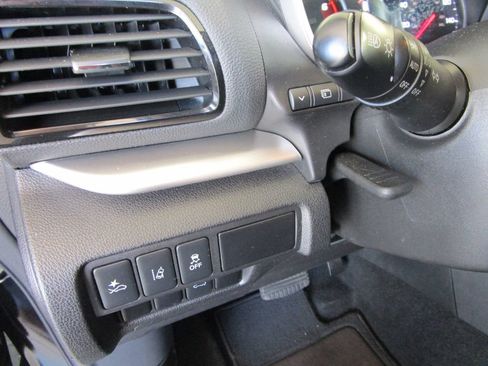 Used 2024 Mitsubishi Eclipse Cross SE AWD/4WD image 23