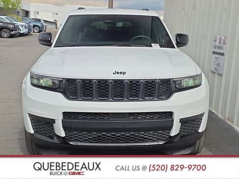 Used 2023 Jeep Grand Cherokee L Laredo image 2