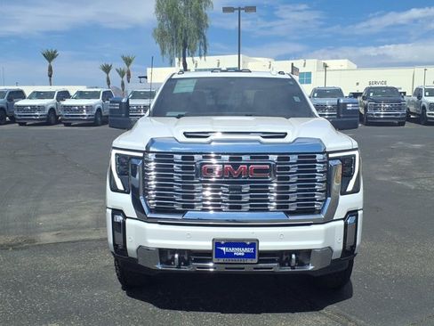 Used 2024 GMC Sierra 3500 Denali w/ Technology Package AWD/4WD image 2