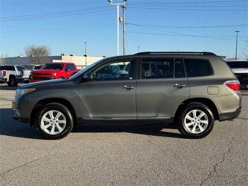 Used 2012 Toyota Highlander 4WD image 2