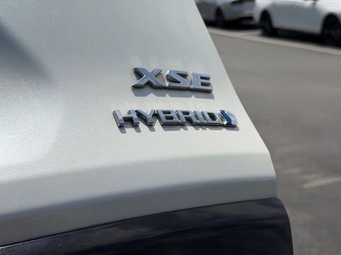 Used 2019 Toyota RAV4 XSE w/ Carpet Mat Package AWD/4WD image 29