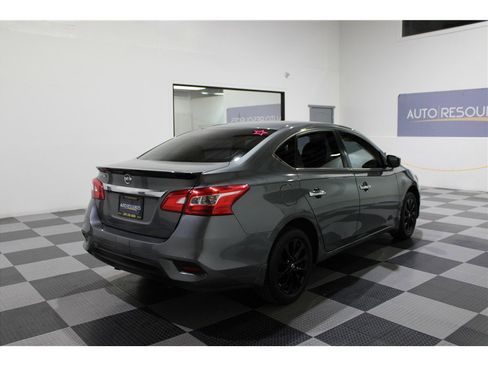 Used 2018 Nissan Sentra S w/ S Midnight Style Package image 4