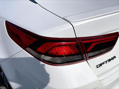 Used 2020 Kia Optima S FWD image 30