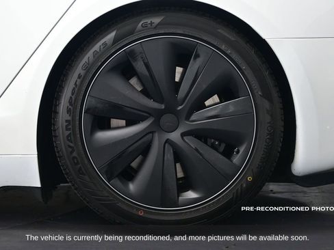 Used 2022 Tesla Model S image 39