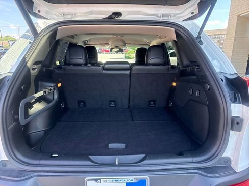 Used 2017 Jeep Cherokee Limited w/ Luxury Group FWD image 18