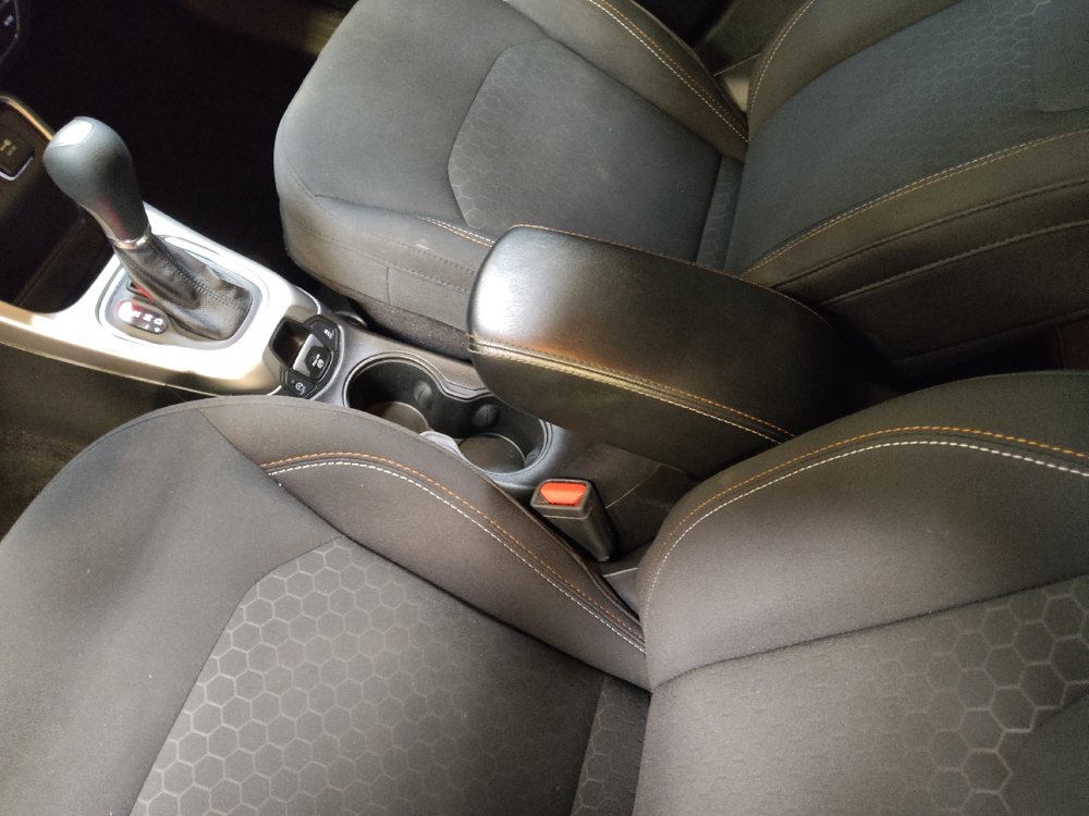 Used 2018 Jeep Compass Sport w/ Tech Group FWD image 26