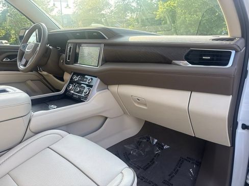 Used 2024 GMC Yukon XL Denali w/ Denali Reserve Package AWD/4WD image 41