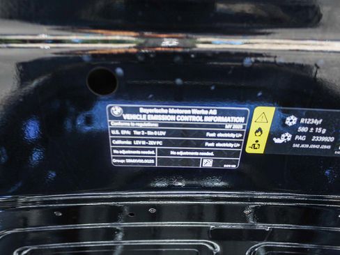 Certified 2025 BMW i4 eDrive40 w/ M Sport Package image 28