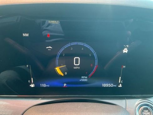 Used 2025 Chevrolet Trax ACTIV w/ Sunroof Package image 4