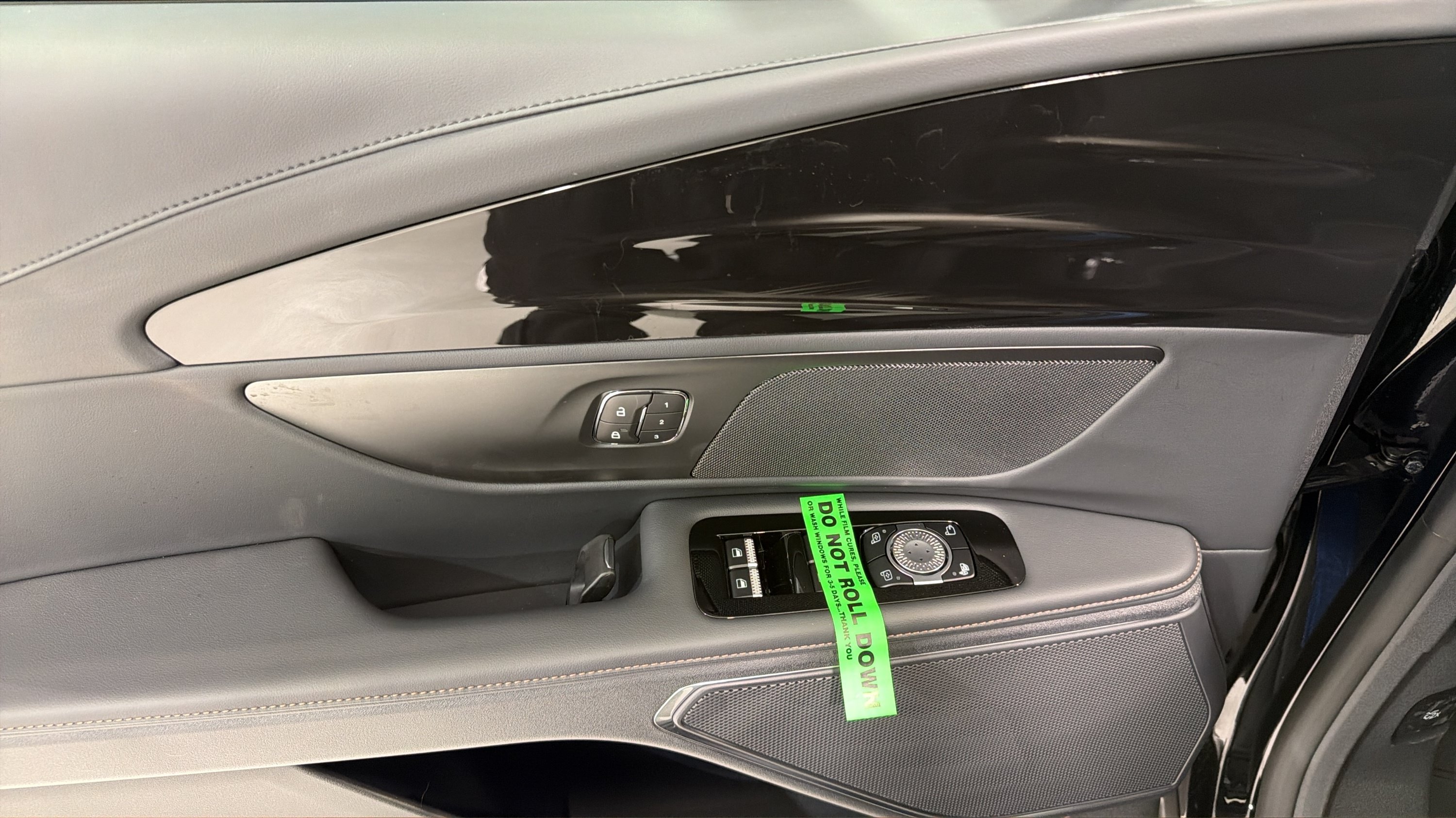 New 2026 Lincoln Nautilus Premier AWD/4WD image 11