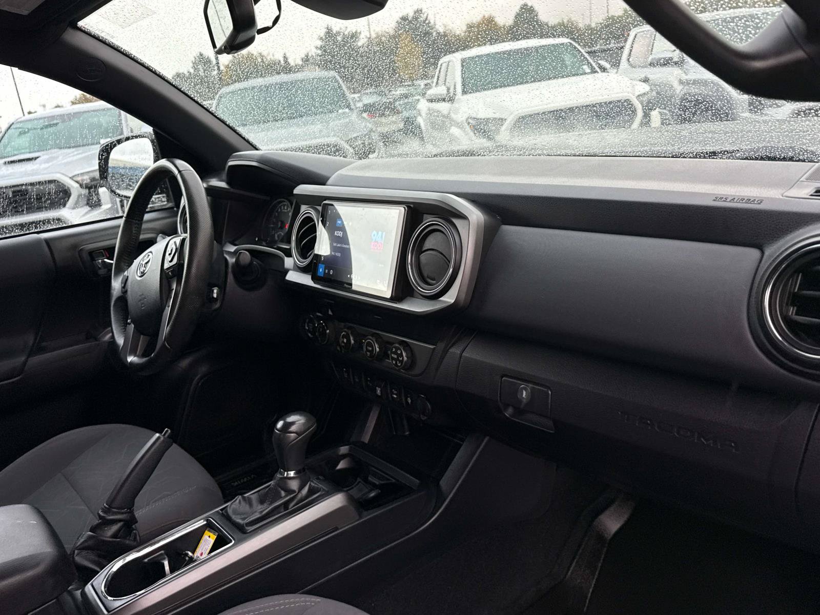 Used 2019 Toyota Tacoma TRD Off-Road w/ Technology Package AWD/4WD image 19