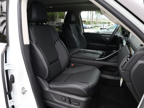Certified 2026 INFINITI QX80 Luxe w/ Cargo Package AWD/4WD image 24