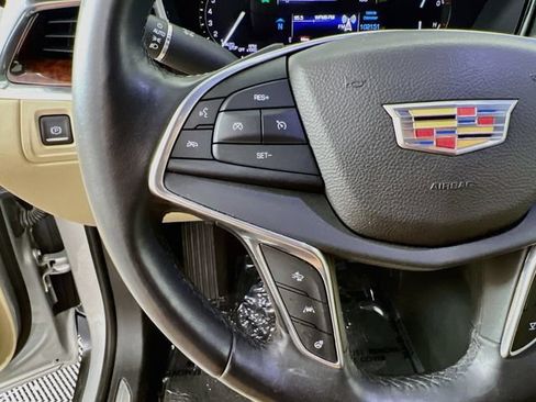 Used 2017 Cadillac XT5 Luxury w/ Driver Awareness Package FWD image 13