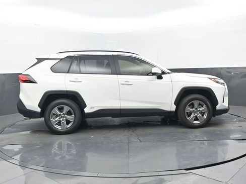 Used 2023 Toyota RAV4 XLE image 2