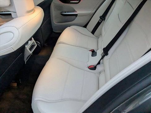 Used 2025 Mercedes-Benz C 300 Sedan image 18