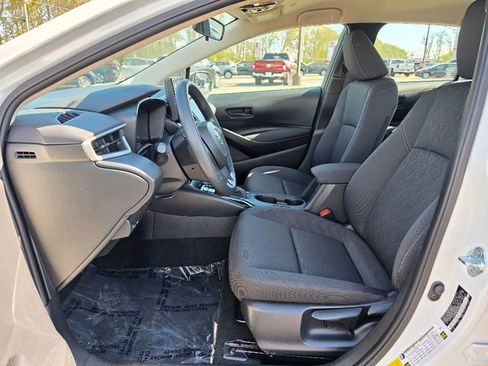 Used 2023 Toyota Corolla LE image 21