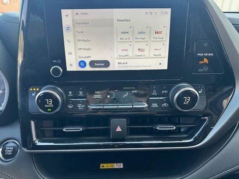 Used 2023 Toyota Highlander XLE FWD image 27