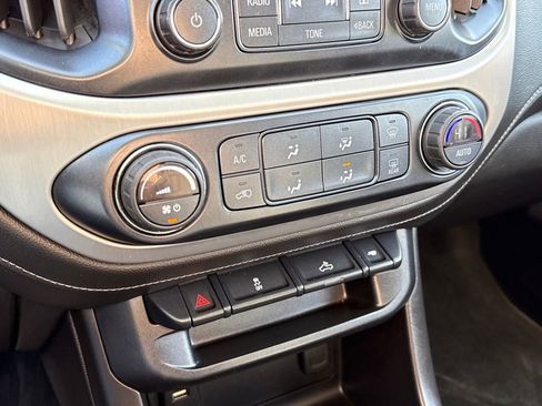 Used 2016 GMC Canyon SLE image 22