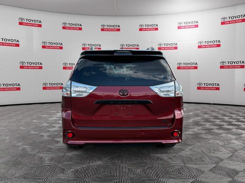 Used 2020 Toyota Sienna SE w/ Nightshade Edition AWD/4WD image 6