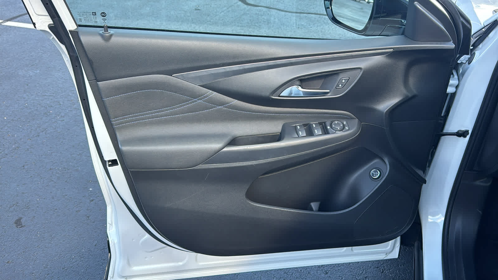Certified 2024 Buick Envista Sport Touring w/ Convenience I Package FWD image 6