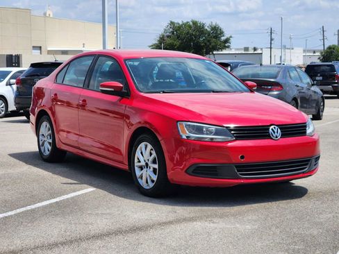 Used 2012 Volkswagen Jetta SE FWD image 3