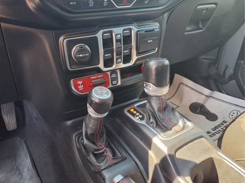Used 2021 Jeep Wrangler Unlimited Rubicon AWD/4WD image 29