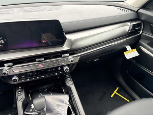 New 2025 Kia Telluride S image 15