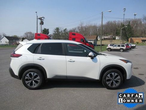 Used 2022 Nissan Rogue SV w/ SV Premium Package image 11