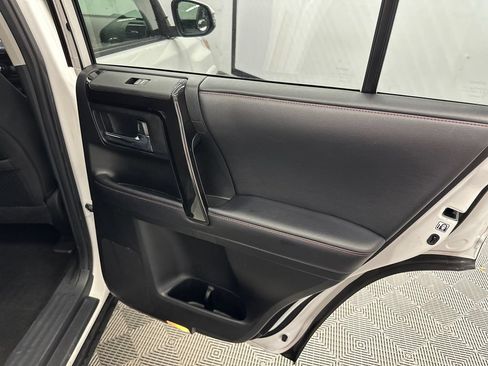 Used 2019 Toyota 4Runner TRD Off-Road Premium AWD/4WD image 17