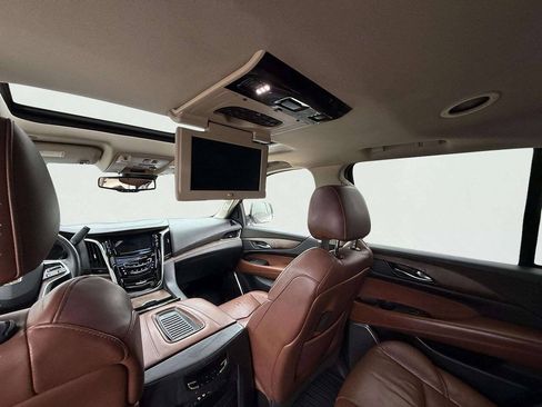 Used 2016 Cadillac Escalade Premium AWD/4WD image 23