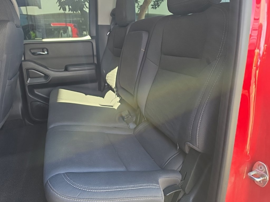 Used 2023 Nissan Frontier SV AWD/4WD image 13