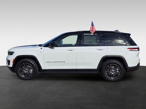 Used 2023 Jeep Grand Cherokee Trailhawk w/ Advanced Protech Group II image 7