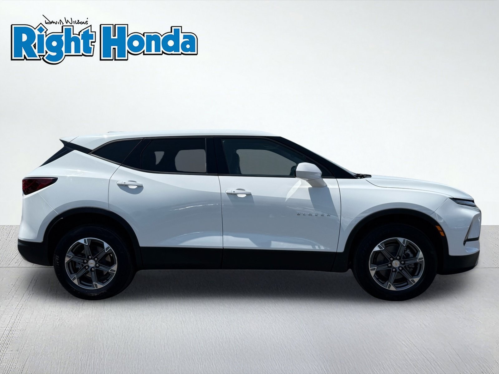Used 2025 Chevrolet Blazer LT AWD/4WD image 9