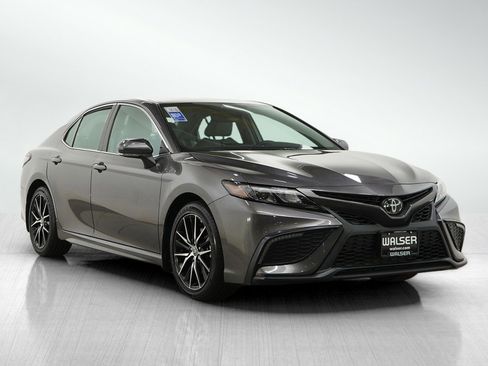 Used 2023 Toyota Camry SE image 7