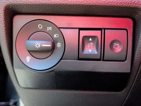 Used 2012 Ford Fusion SE FWD image 12