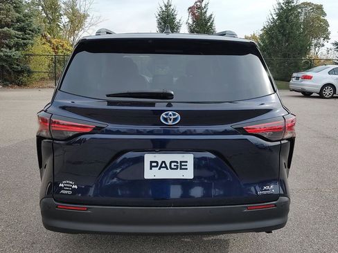 Used 2021 Toyota Sienna XLE image 29