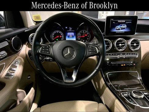 Used 2019 Mercedes-Benz GLC 300 4MATIC image 5
