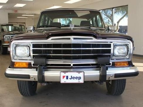 Used 1989 Jeep Grand Wagoneer image 11