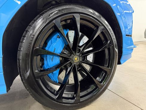 Used 2023 Lamborghini Urus S image 8