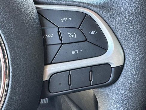 Used 2023 Jeep Renegade Latitude image 20