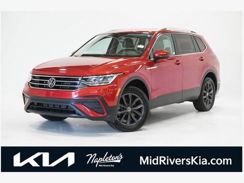 Used 2022 Volkswagen Tiguan SE image 1
