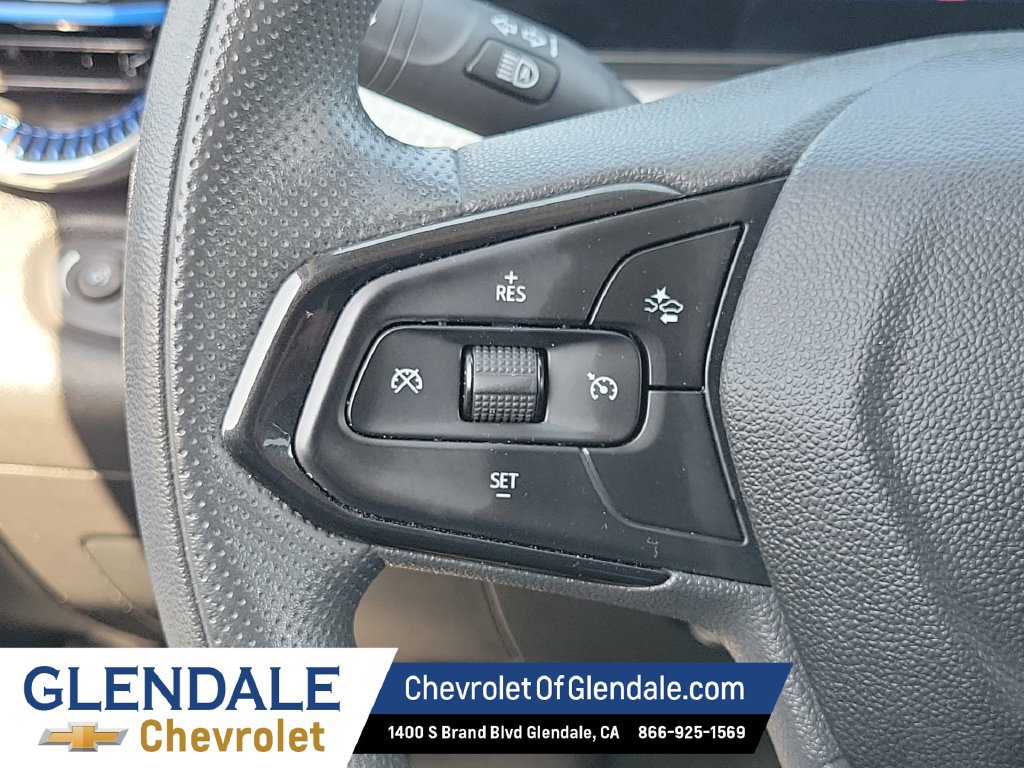 Used 2025 Chevrolet Trax LT FWD image 22