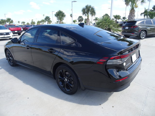 Certified 2025 Honda Accord SE image 6