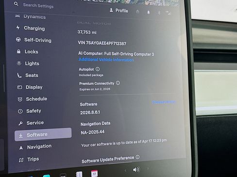 Used 2023 Tesla Model Y Long Range image 18