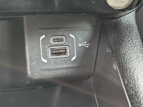 Used 2024 Jeep Compass Latitude AWD/4WD image 22
